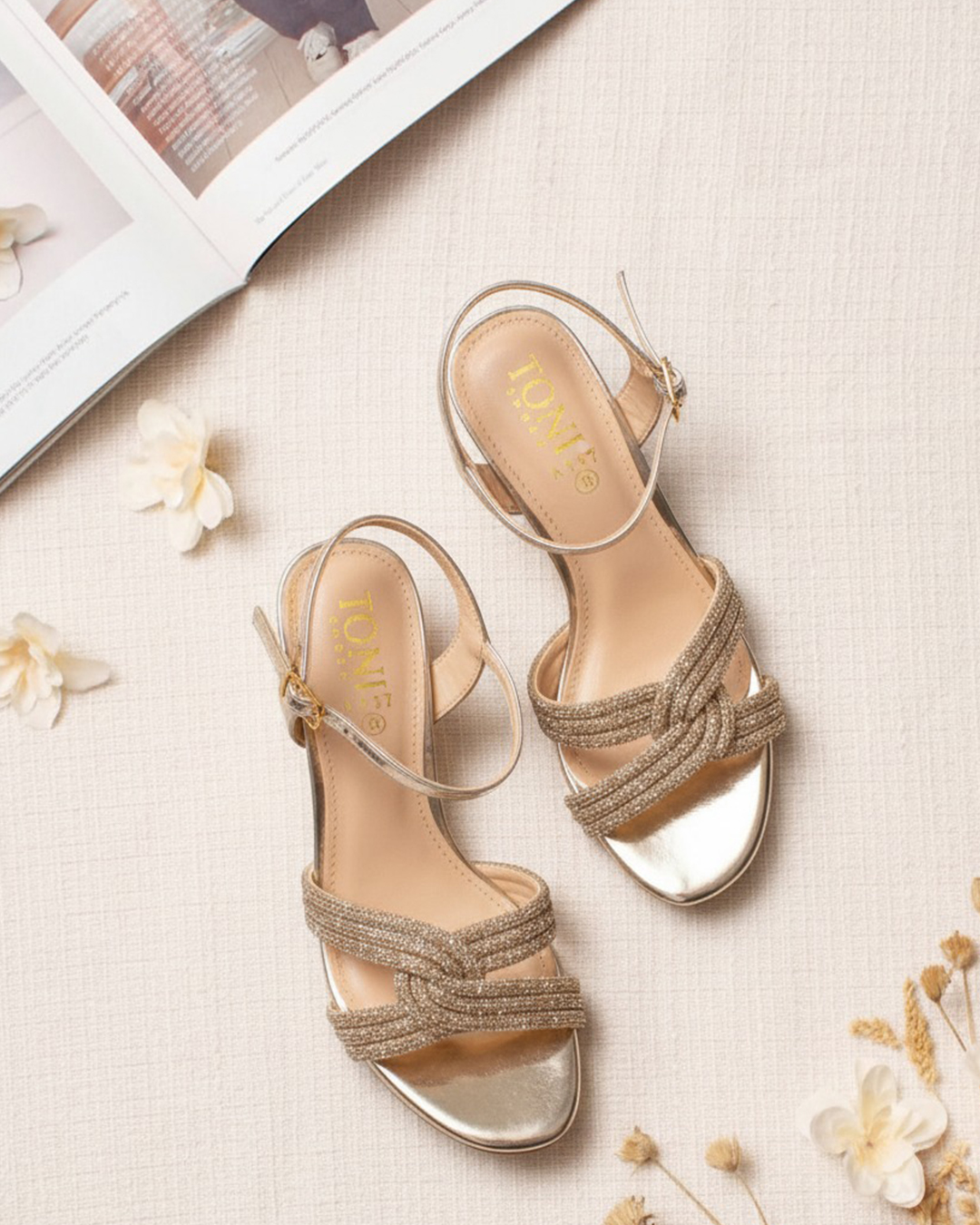 Art. 3.121 Golden Fancy Sandel Art 3.121 - Image 1